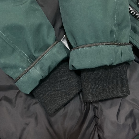 Women’s Canada Goose Rossclair Heritage Parka- Size Medium, Color- Dark green - Picture 8 of 12